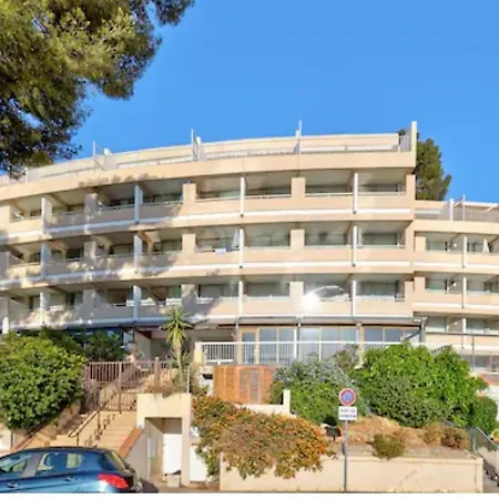 Apartment Port